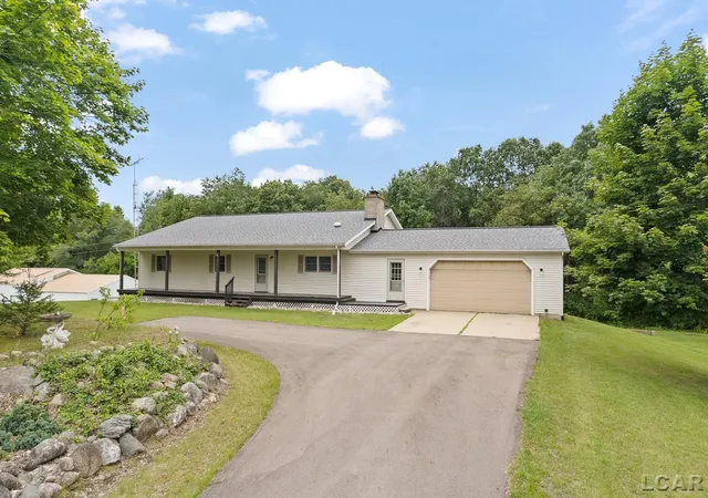 4th image of 2010 S Kane Rd, Stockbridge, MI 49285 | MLS# 50213122