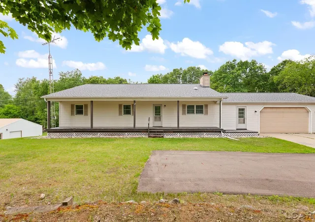 5th image of 2010 S Kane Rd, Stockbridge, MI 49285 | MLS# 50213122