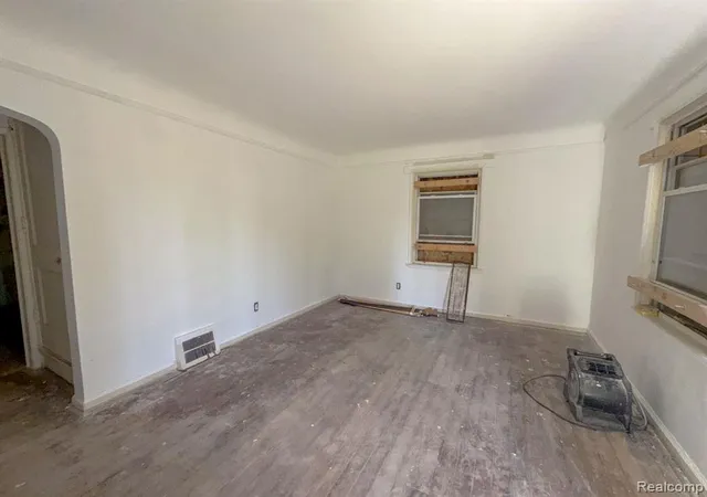 Homes for sale in Detroit, MI | 12441 Lansdowne St, Detroit, MI 48224 | MLS# 60989601