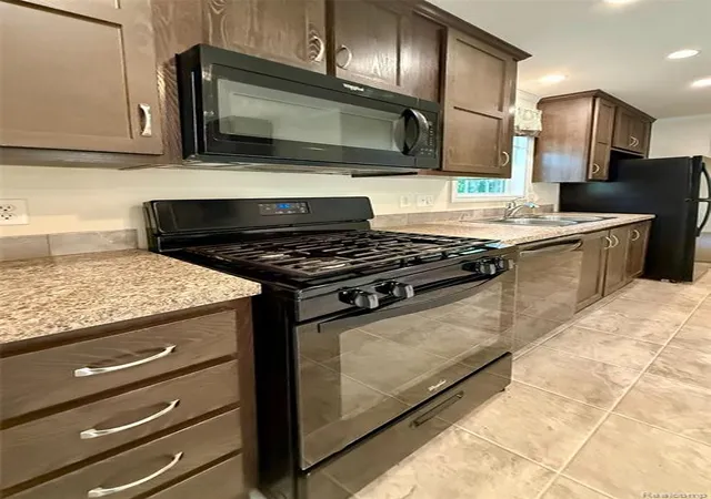 Photo 3 of Manufactured home for sale at 10450 6 Mile Rd, Battle Creek, MI 49014 | MLS# 61014422 | Listing updated on 2026-07-24