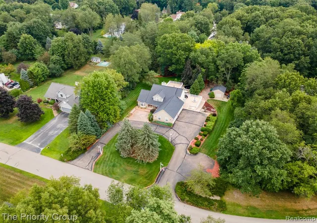 2nd image of 1761 Twin Lakes Blvd, Oxford, MI 48371 | MLS# 61021204