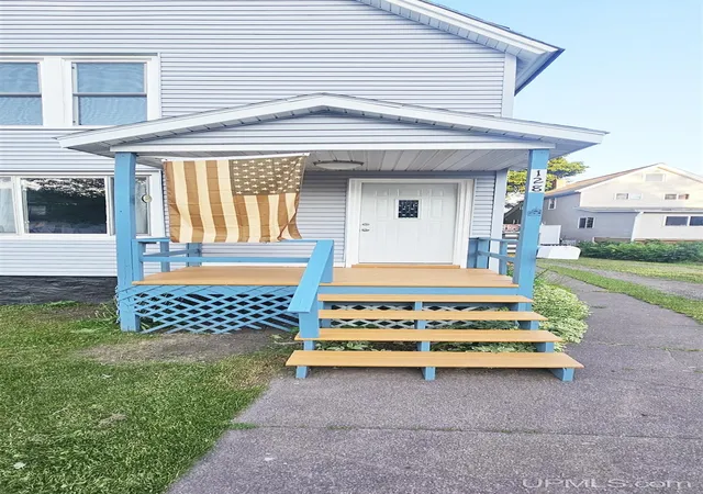 3rd image of 128 Pewabic St, Laurium, MI 49913 | MLS# 50214561