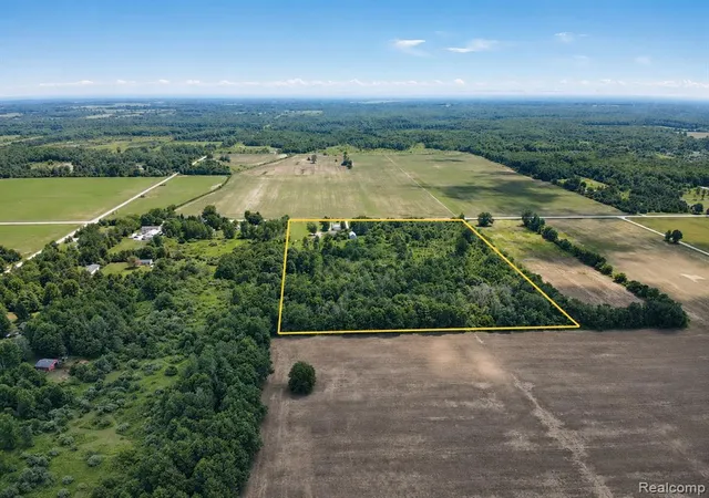Photo 3 of Single family home for sale at 5893 Cribbins Rd, Kenockee, MI 48006 3019 | MLS# 60994356 | Listing updated on 2026-08-27