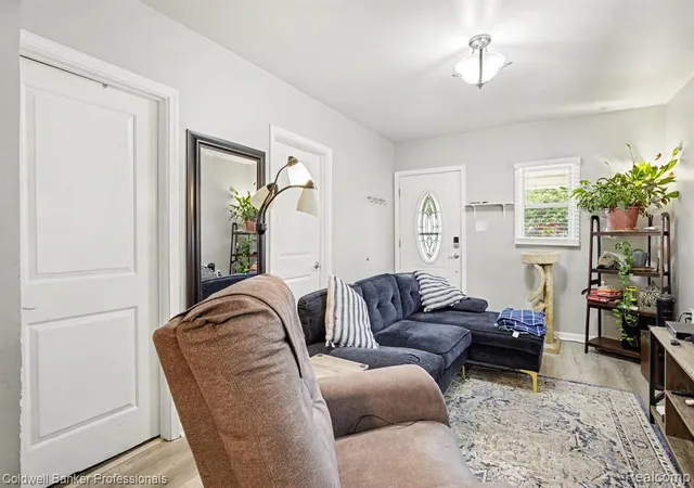 Photo 5 of Single family home for sale at 83 Gibbs St, Mount Clemens, MI 48043 | MLS# 61021074 | Listing updated on 2026-08-27