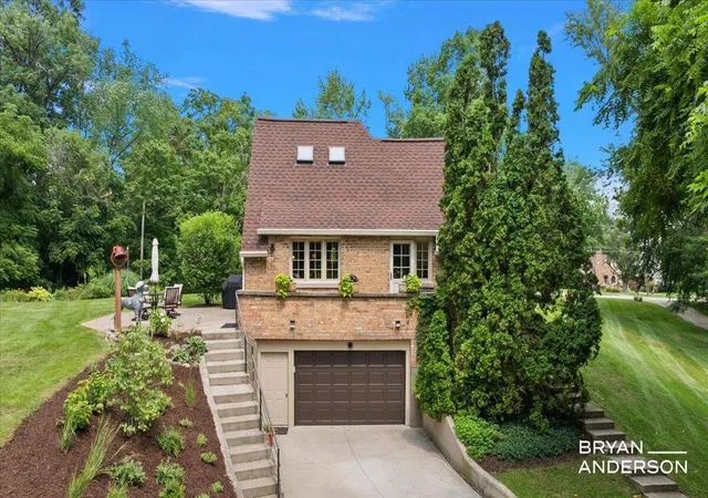 Photo 4 of Single family home for sale at 1830 Bridge St, Grand Rapids, MI 49504 | MLS# 70552128 | Listing updated on 2026-08-24
