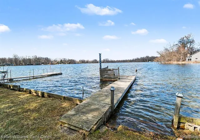 Homes for sale in Commerce Township, MI | 1812 Luneta Ct, Commerce Township, MI 48382 | MLS# 61007456