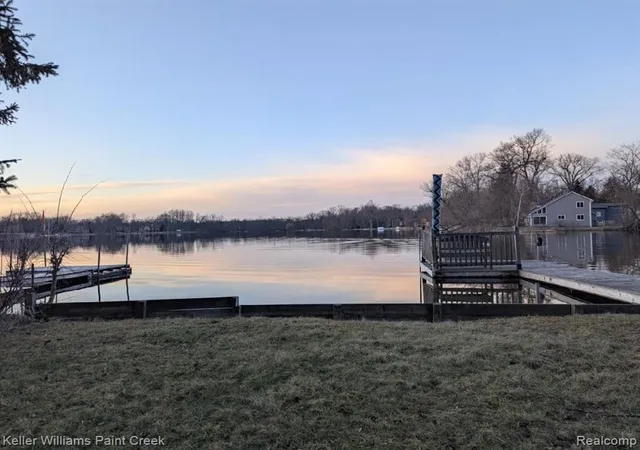 Homes for sale in Commerce Township, MI | 1812 Luneta Ct, Commerce Township, MI 48382 | MLS# 61007456