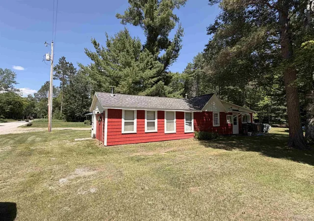 Homes for sale in Shingleton, MI | 8826 N Boot Lake Rd, Shingleton, MI 49854 | MLS# 50214010