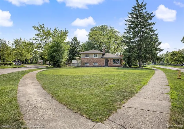 Photo 1 of Sale Pending at 30633 Gladys Ave, Westland, MI 48185 1721 | MLS# 61023039 | Listing updated on 2026-09-11
