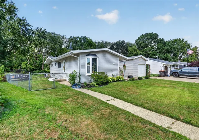 Photo 2 of Sale Pending at 4089 Northgate Dr, Grand Rapids, MI 49525 | MLS# 70551652 | Listing updated on 2026-08-31