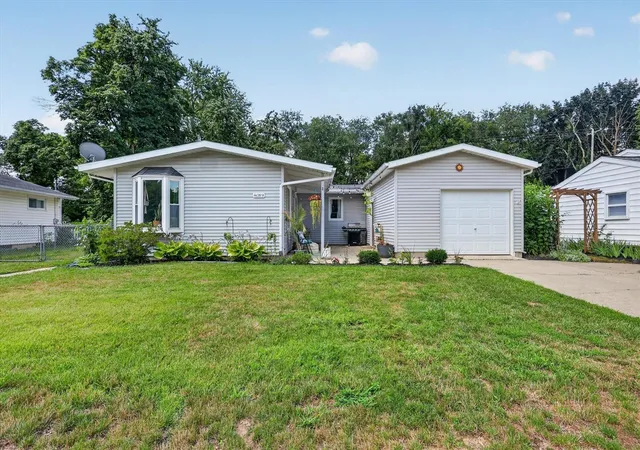 Photo 3 of Sale Pending at 4089 Northgate Dr, Grand Rapids, MI 49525 | MLS# 70551652 | Listing updated on 2026-08-31