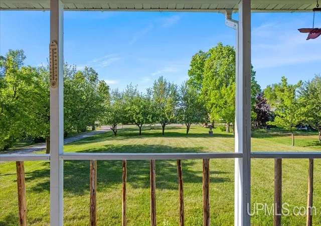 Homes for sale in Gladstone, MI | 3769 County 416 20Th Rd, Gladstone, MI 49837 | MLS# 50210356