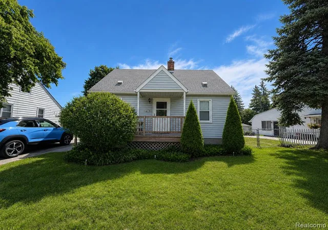 Homes for sale in Eastpointe, MI | 22058 Tuscany Ave, Eastpointe, MI 48021 | MLS# 61003257