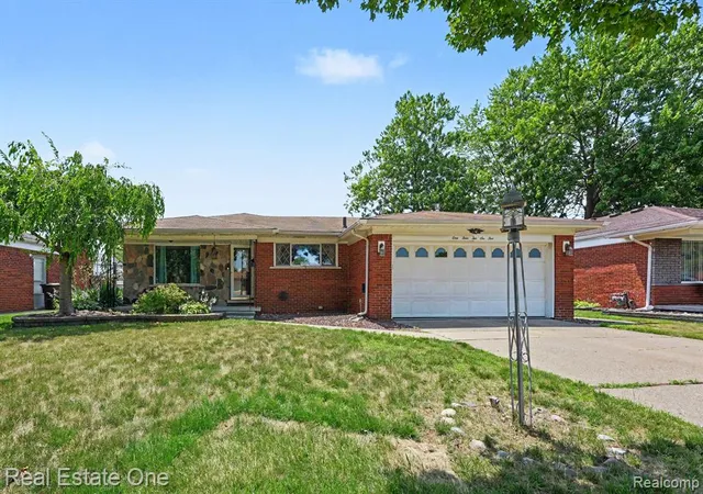 Homes for sale in Riverview, MI | 14265 Dundee St, Riverview, MI 48193 | MLS# 61010339