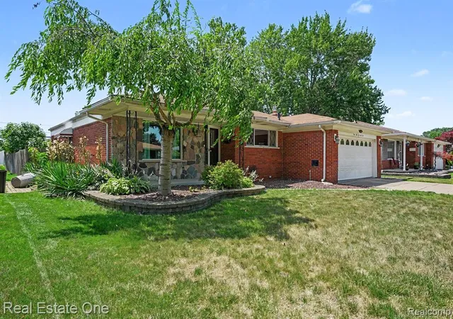 Homes for sale in Riverview, MI | 14265 Dundee St, Riverview, MI 48193 | MLS# 61010339
