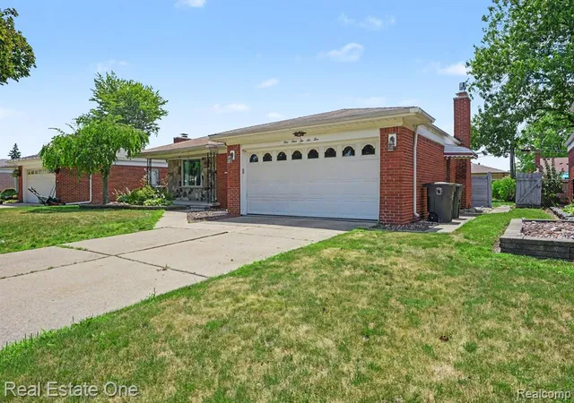 Homes for sale in Riverview, MI | 14265 Dundee St, Riverview, MI 48193 | MLS# 61010339