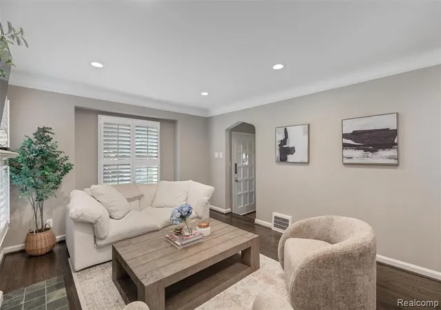 Photo 5 of Sale Pending at 17820 Birwood Ave, Beverly Hills, MI 48025 | MLS# 61020596 | Listing updated on 2026-09-06