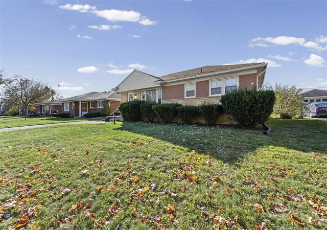 Photo 3 of Sale Pending at 19720 Woodside St, Harper Woods, MI 48225 | MLS# 70505699 | Listing updated on 2025-12-29