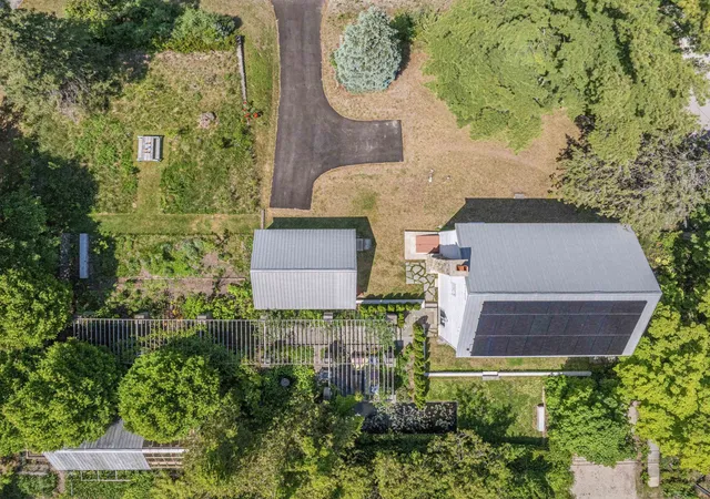 Homes for sale in Lake Leelanau, MI | 202 S Saint Joseph, Lake Leelanau, MI 49653 | MLS# 80070030