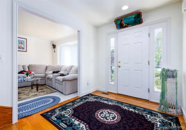 5th image of 461 Tanner Dr, Troy, MI 48085 | MLS# 61006649