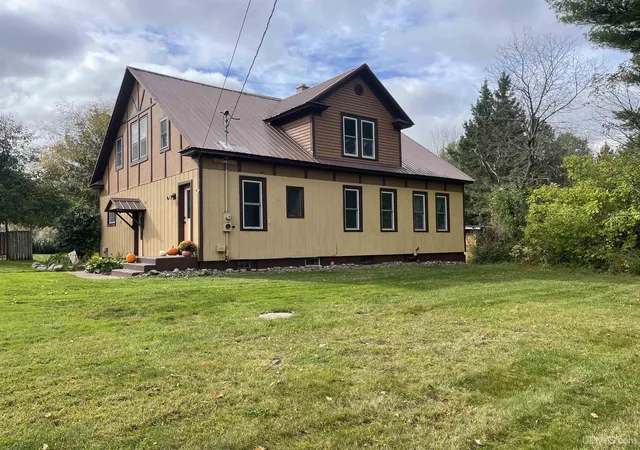 Photo 1 of Single family home for sale at 1600 E Us 2 Hwy, Wakefield, MI 49968 | MLS# 50190640 | Listing updated on 2025-10-23