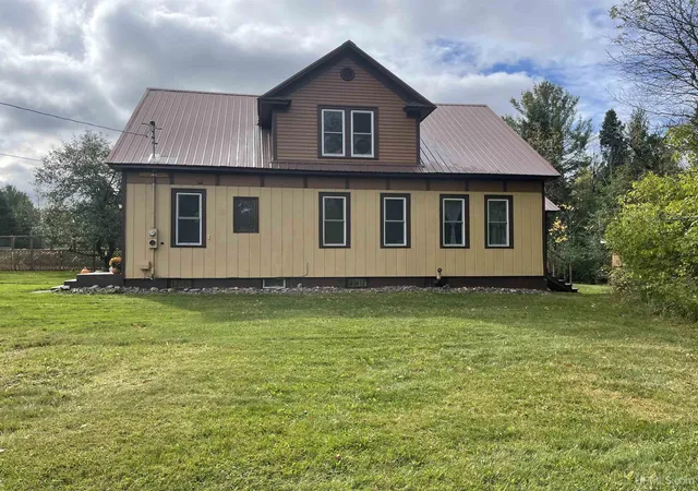 Photo 2 of Single family home for sale at 1600 E Us 2 Hwy, Wakefield, MI 49968 | MLS# 50190640 | Listing updated on 2025-10-23