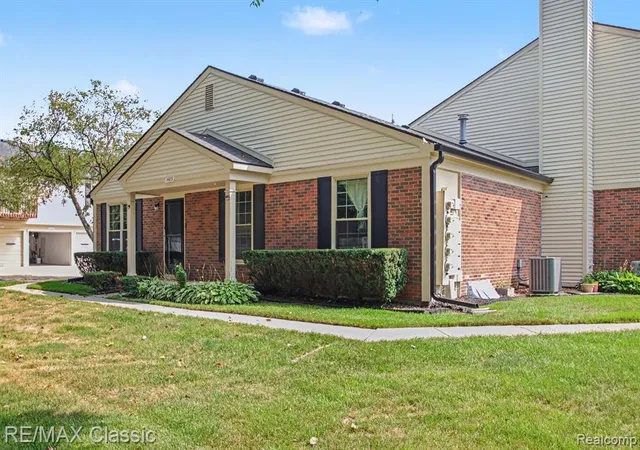 1st image of 1489 Dover Hl, Walled Lake, MI 48390 | MLS# 61021761