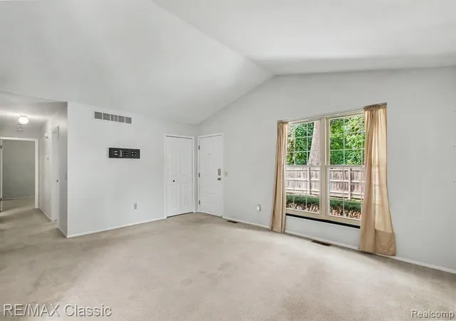 3rd image of 1489 Dover Hl, Walled Lake, MI 48390 | MLS# 61021761