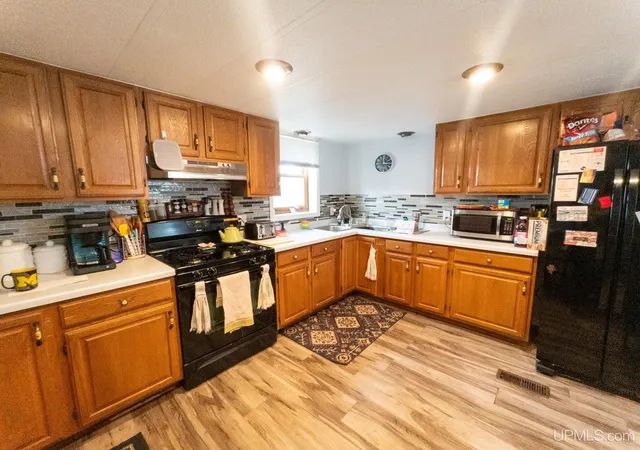 4th image of N7799 Bayberry Ln, Munising, MI 49862 | MLS# 50205815