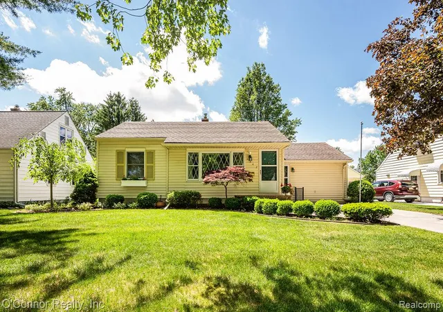 Homes for sale in Marysville, MI | 1342 Minnesota Ave, Marysville, MI 48040 | MLS# 61002824
