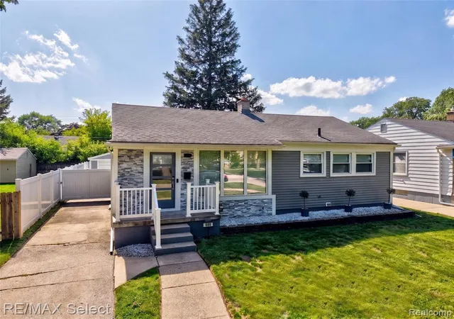 Homes for sale in Royal Oak, MI | 609 N Connecticut Ave, Royal Oak, MI 48067 | MLS# 61007908
