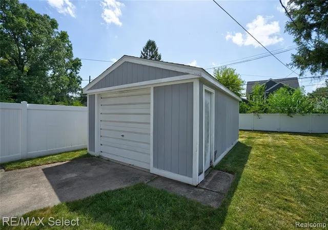 Homes for sale in Royal Oak, MI | 609 N Connecticut Ave, Royal Oak, MI 48067 | MLS# 61007908