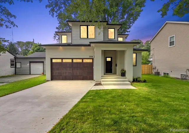 2nd image of 2324 Dallas Ave, Royal Oak, MI 48067 | MLS# 61013676