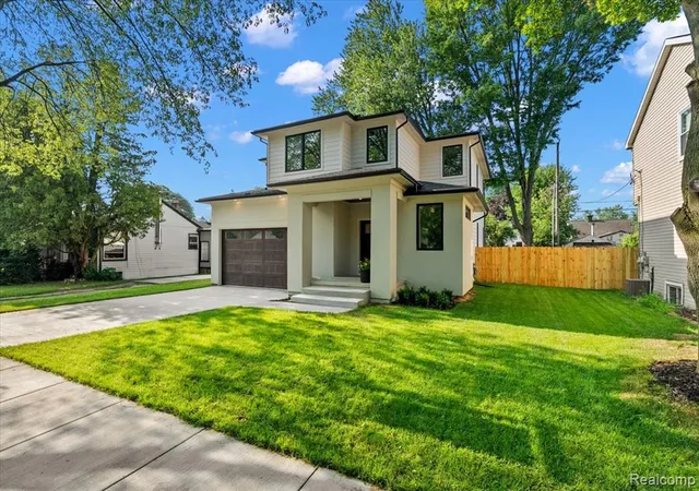 3rd image of 2324 Dallas Ave, Royal Oak, MI 48067 | MLS# 61013676