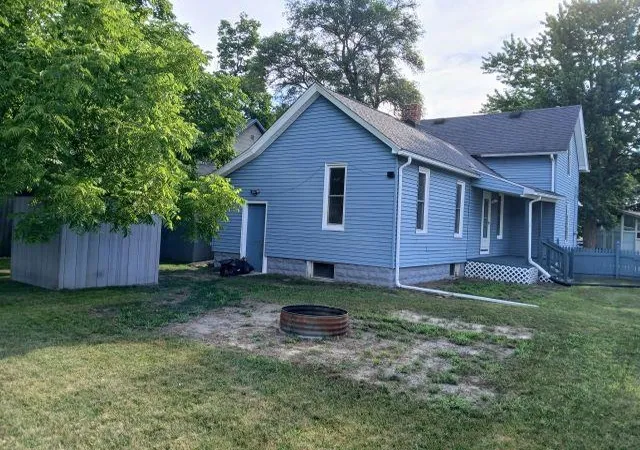 Photo 2 of Single family home for sale at 1704 S Wenona St, Bay City, MI 48706 | MLS# 50215526 | Listing updated on 2026-09-02