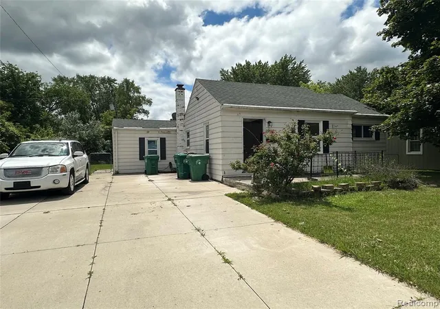 Homes for sale in Garden City, MI | 29009 Dawson St, Garden City, MI 48135 2470 | MLS# 61005116