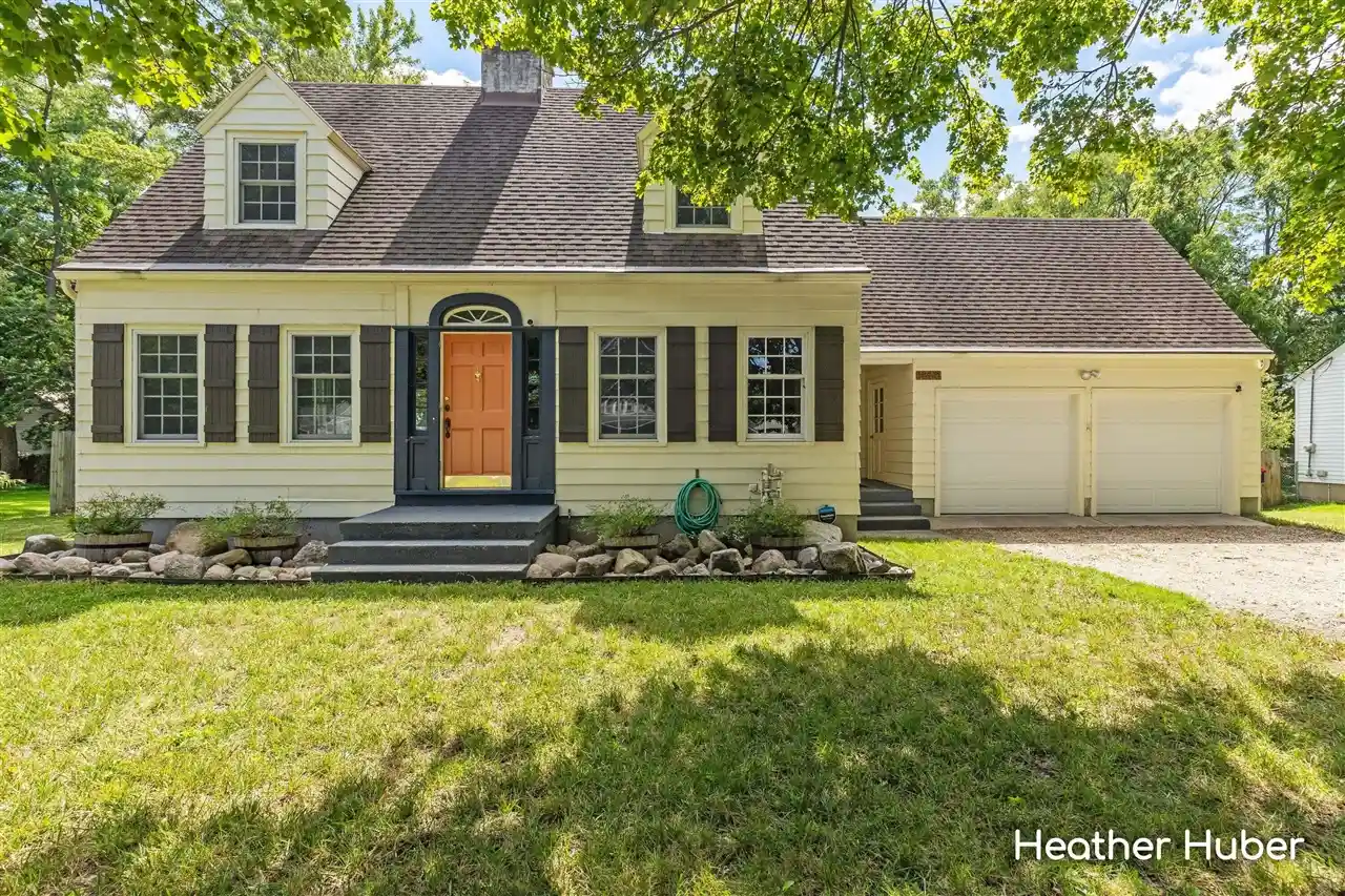 Photo 1 of Single family home for sale at 1860 Michigan St, Grand Rapids, MI 49503 | MLS# 70554974 | Listing updated on 2026-10-16