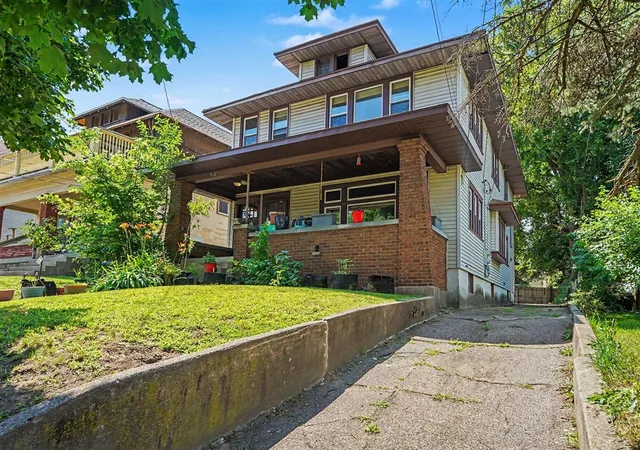 Photo 2 of Multi family home for sale at 918 Martin Luther King Junior St, Grand Rapids, MI 49507 | MLS# 70549722 | Listing updated on 2026-08-15