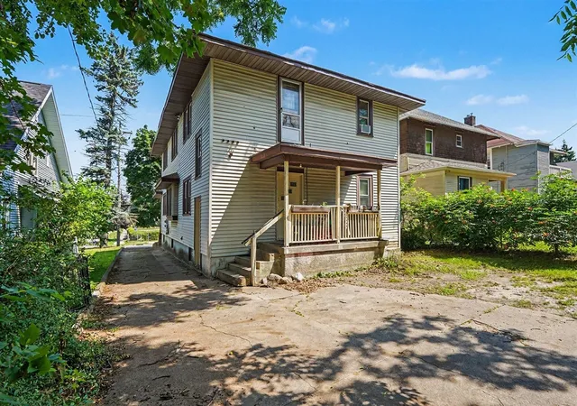 Photo 3 of Multi family home for sale at 918 Martin Luther King Junior St, Grand Rapids, MI 49507 | MLS# 70549722 | Listing updated on 2026-08-15
