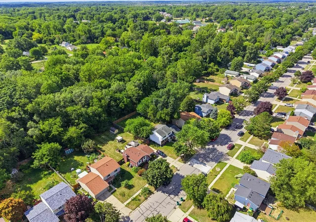 Photo 4 of Single family home for sale at 1127 Rue Deauville Blvd, Ypsilanti, MI 48198 | MLS# 70553130 | Listing updated on 2026-09-20