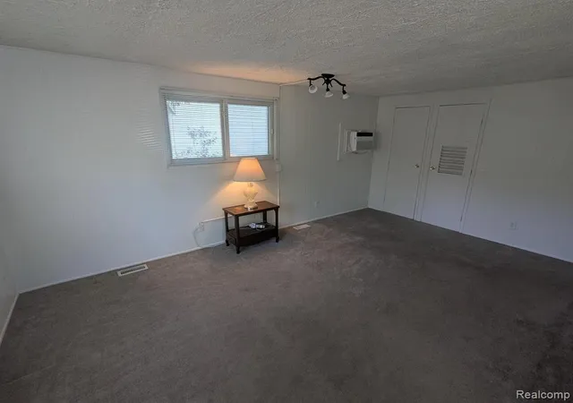 Photo 5 of Single Family Residence at 3180 Mapledale St, Commerce Township, MI 48382 | MLS# 60995085 | | Sold on 2026-07-08