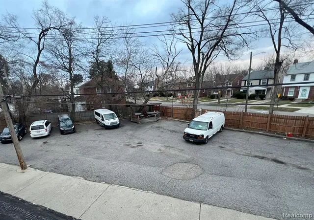 4th image of 18301 Hartwell St, Detroit, MI 48235 | MLS# 60365558