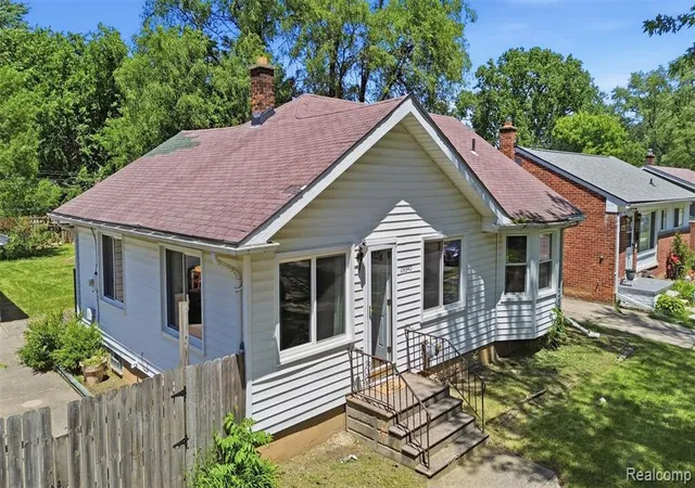 2nd image of 28640 Oakwood St, Inkster, MI 48141 | MLS# 60961324