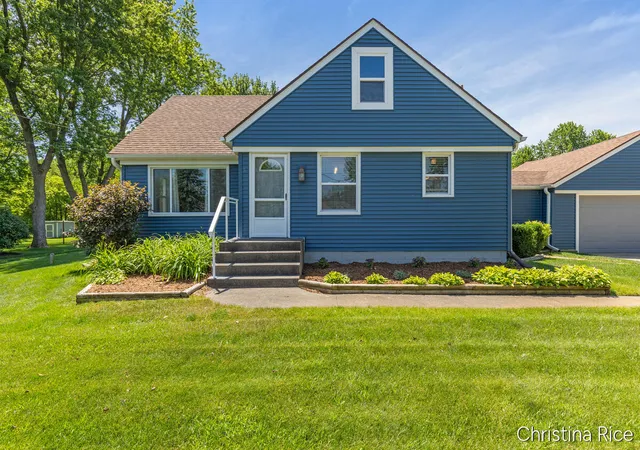 Homes for sale in Byron Center, MI | 866 76th St, Byron Center, MI 49315 | MLS# 70536673