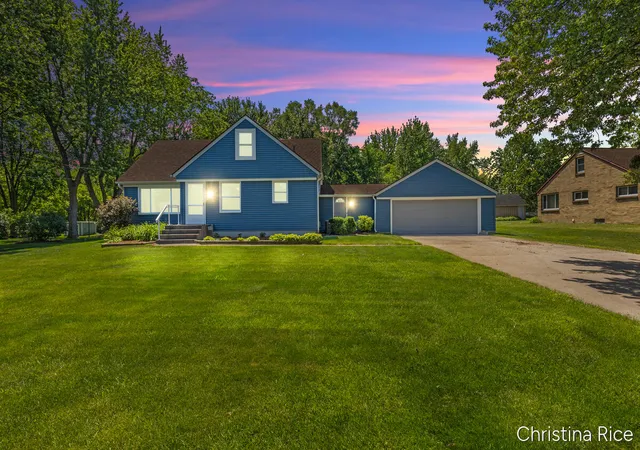 Homes for sale in Byron Center, MI | 866 76th St, Byron Center, MI 49315 | MLS# 70536673