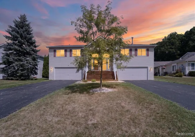 1st image of 9515 Timber Ridge Dr, Grand Blanc, MI 48439 7380 | MLS# 61023960