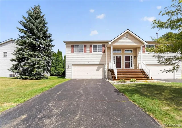 2nd image of 9515 Timber Ridge Dr, Grand Blanc, MI 48439 7380 | MLS# 61023960