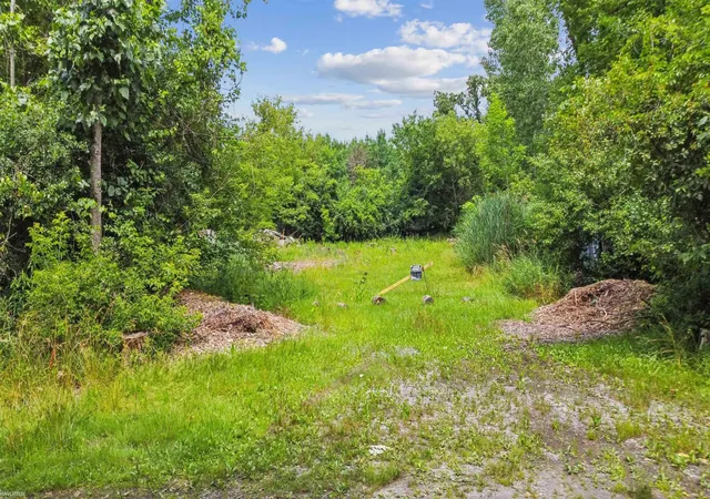2nd image of 2111 Beyer Ln, Sterling Heights, MI 48314 | MLS# 50214043
