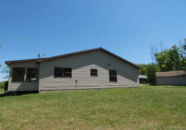 Photo 4 of Sale Pending at 14983 E Shore Rd, Bergland, MI 49910 | MLS# 50215457 | Listing updated on 2026-07-20