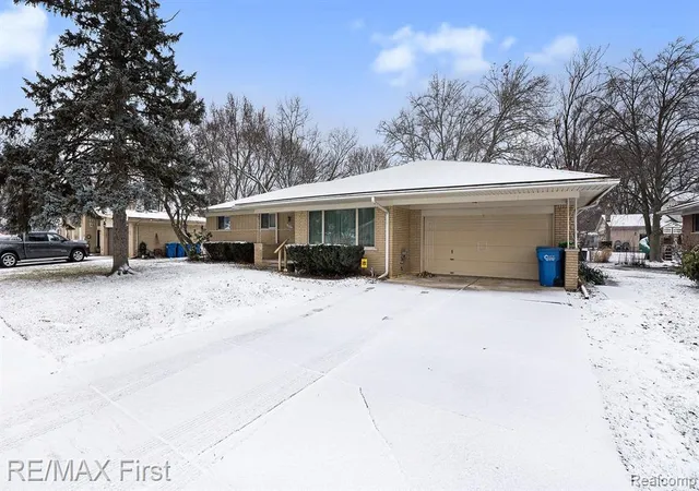 3rd image of 32029 Desmond Dr, Warren, MI 48093 | MLS# 60368327